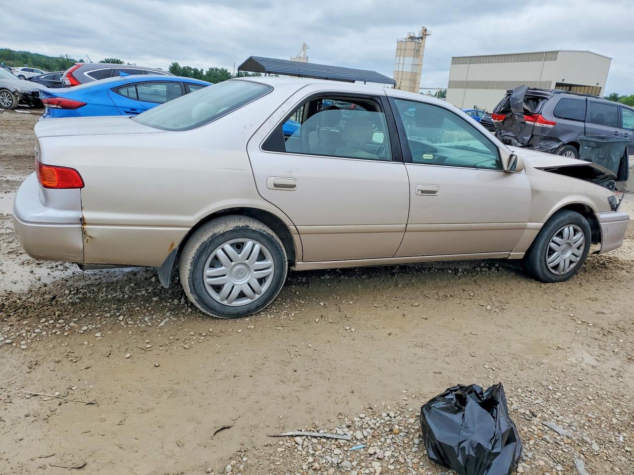 2001 TOYOTA CAMRY