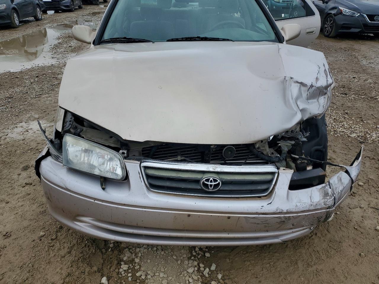 2001 TOYOTA CAMRY