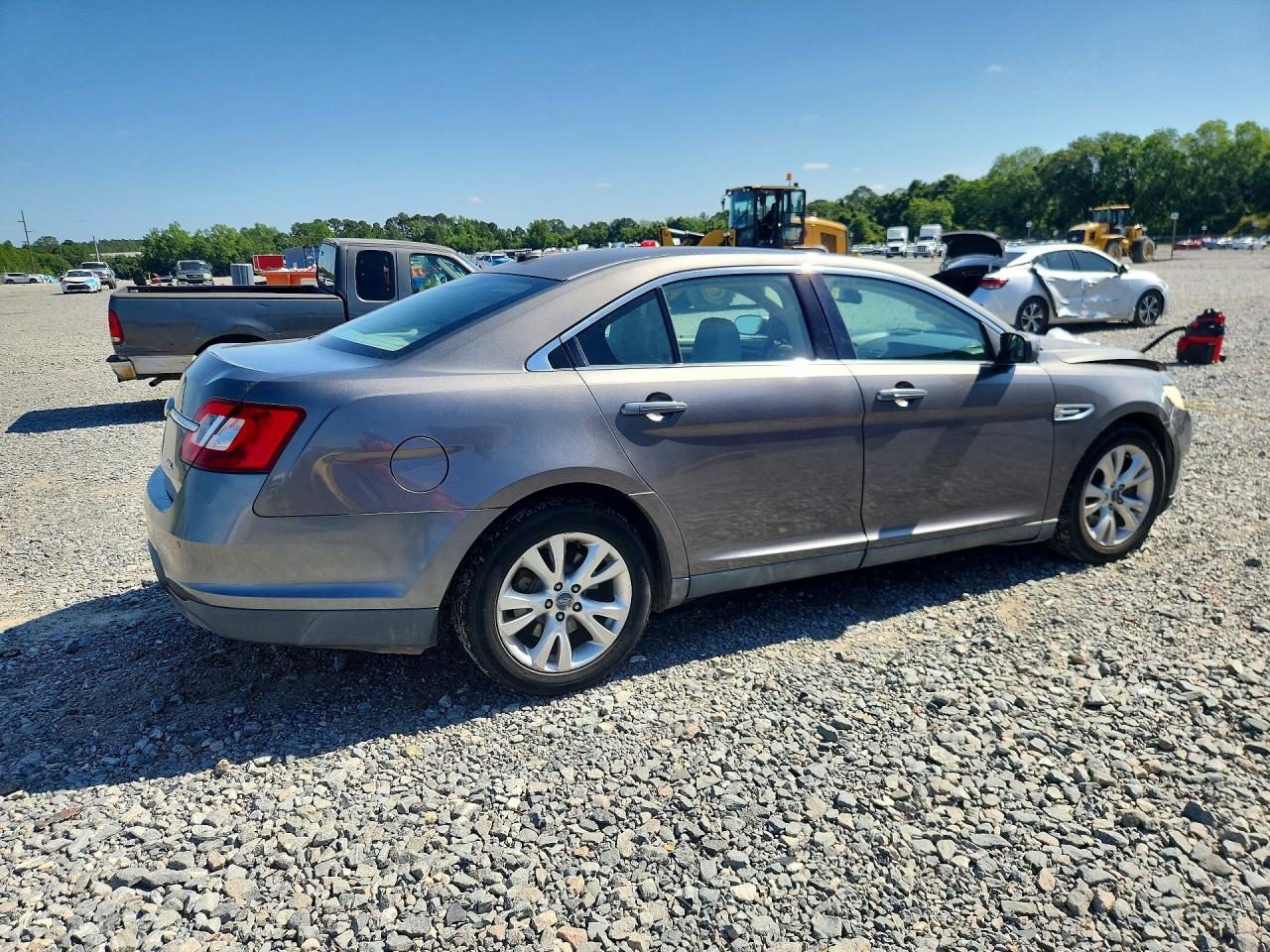 2011 FORD TAURUS