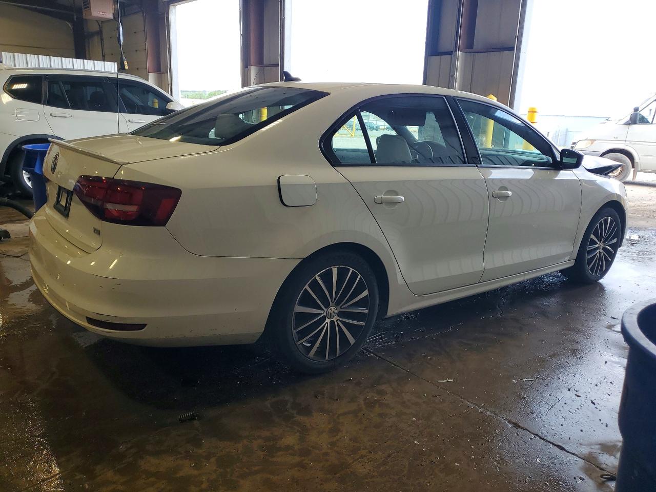 2016 VOLKSWAGEN JETTA