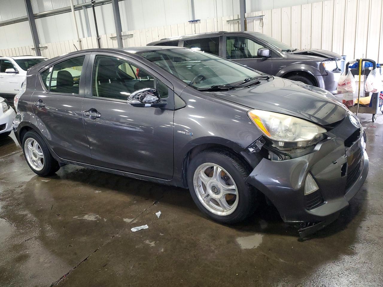 2013 TOYOTA PRIUS