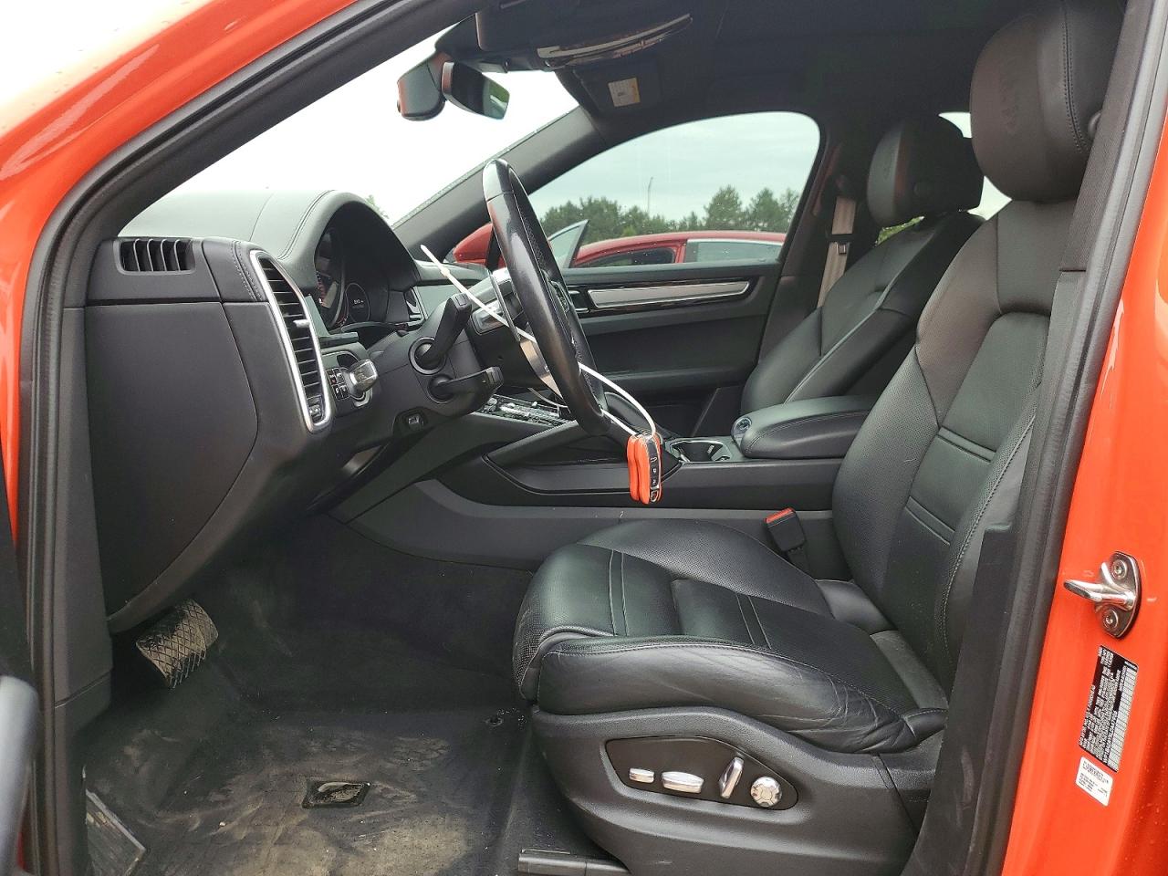 2020 PORSCHE CAYENNE