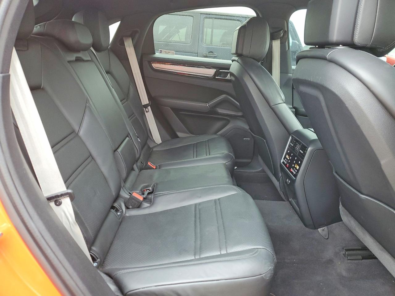 2020 PORSCHE CAYENNE