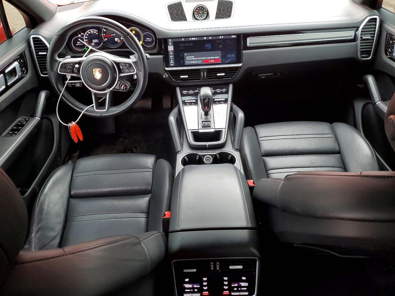 2020 PORSCHE CAYENNE