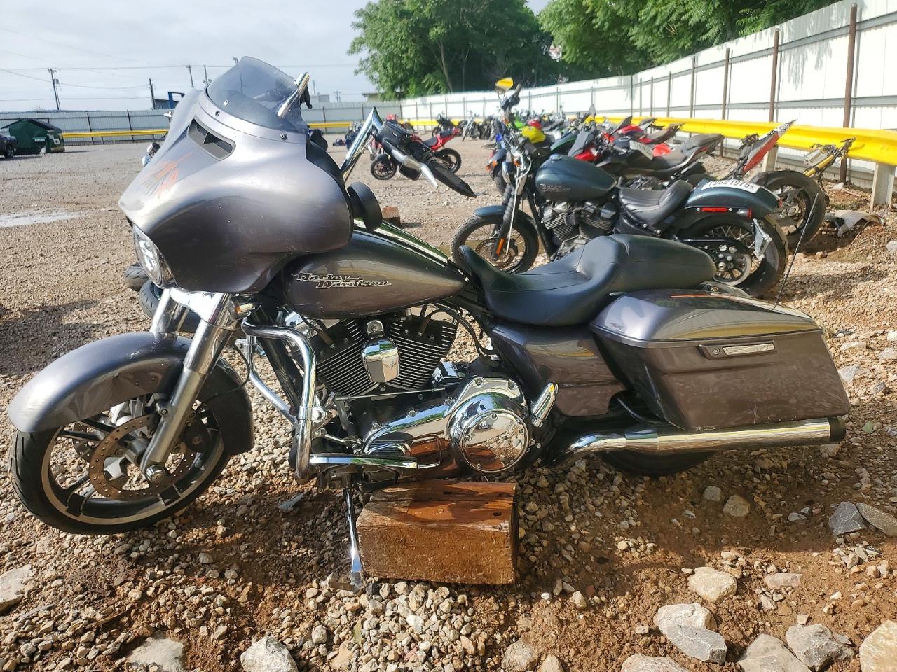 2014 HARLEY-DAVIDSON FL