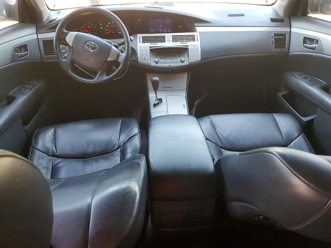 2005 TOYOTA AVALON