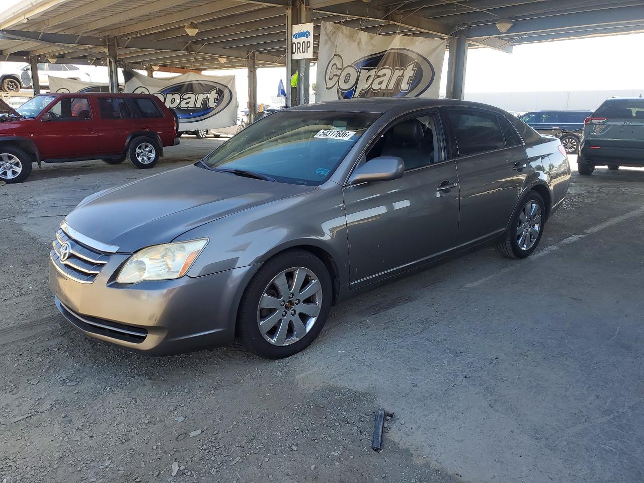 2005 TOYOTA AVALON