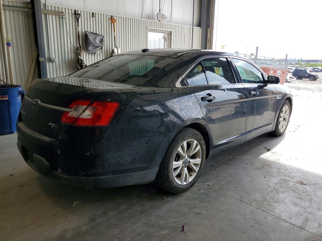 2010 FORD TAURUS