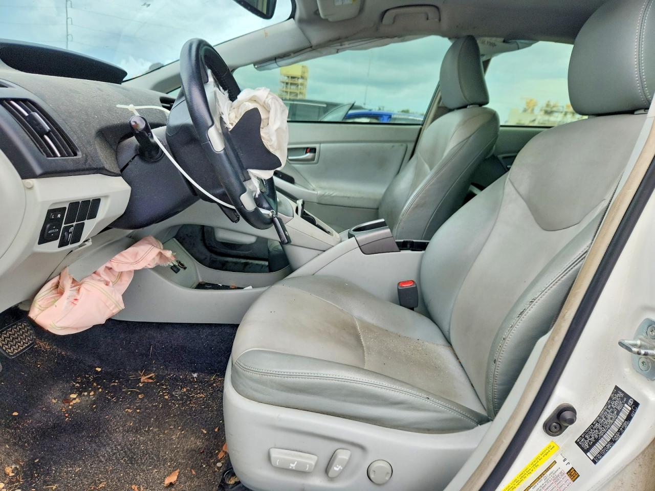 2014 TOYOTA PRIUS