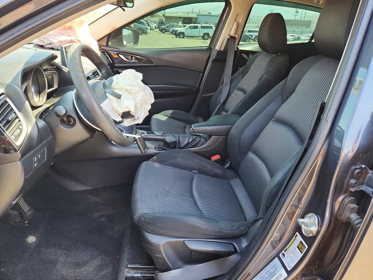 2016 MAZDA 3