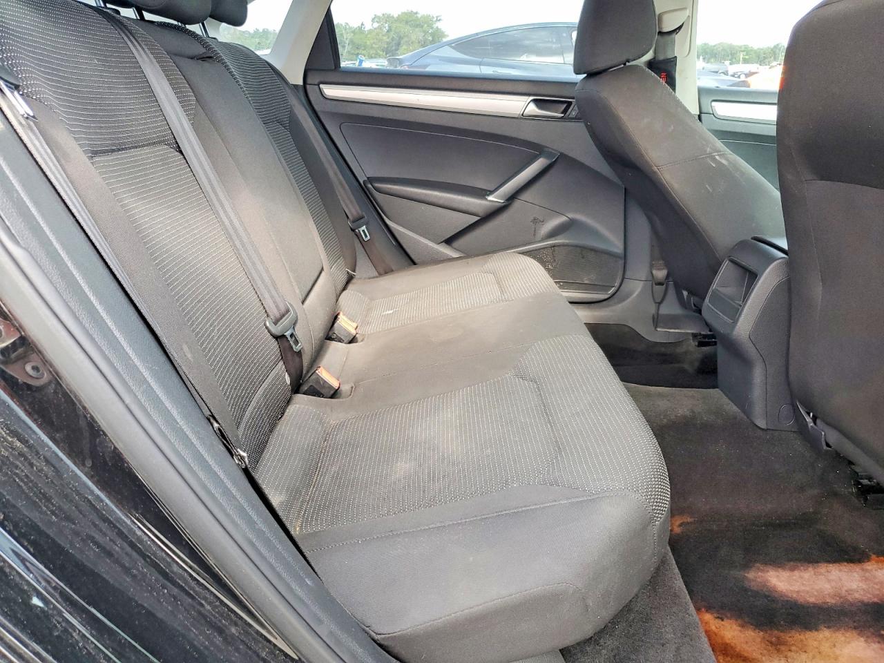 2016 VOLKSWAGEN PASSAT