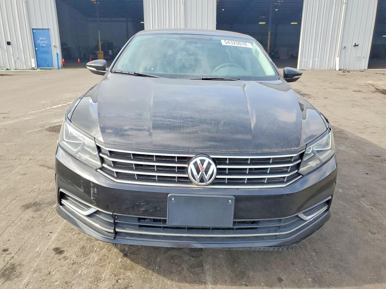2016 VOLKSWAGEN PASSAT
