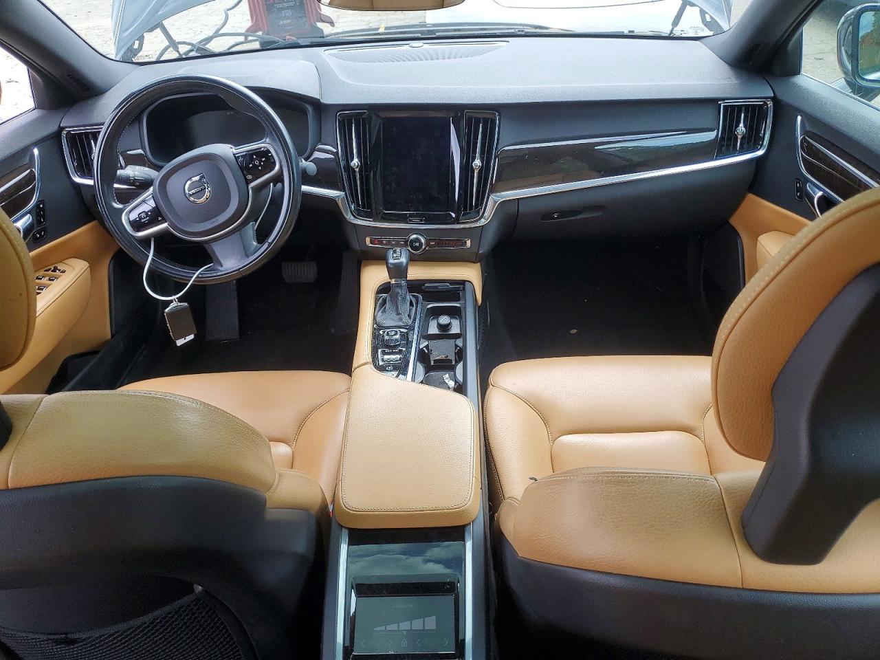 2018 VOLVO S90