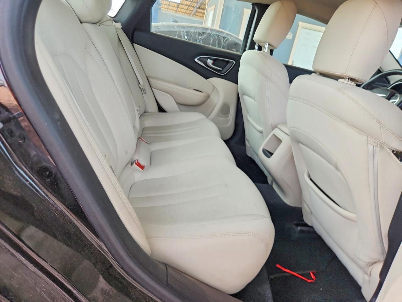 2016 CHRYSLER 200