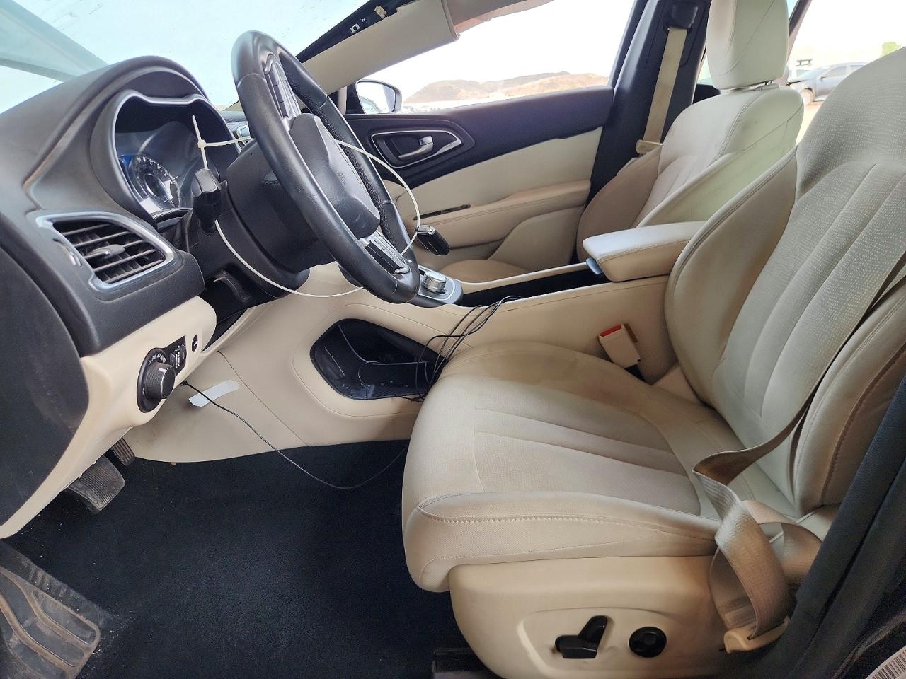 2016 CHRYSLER 200