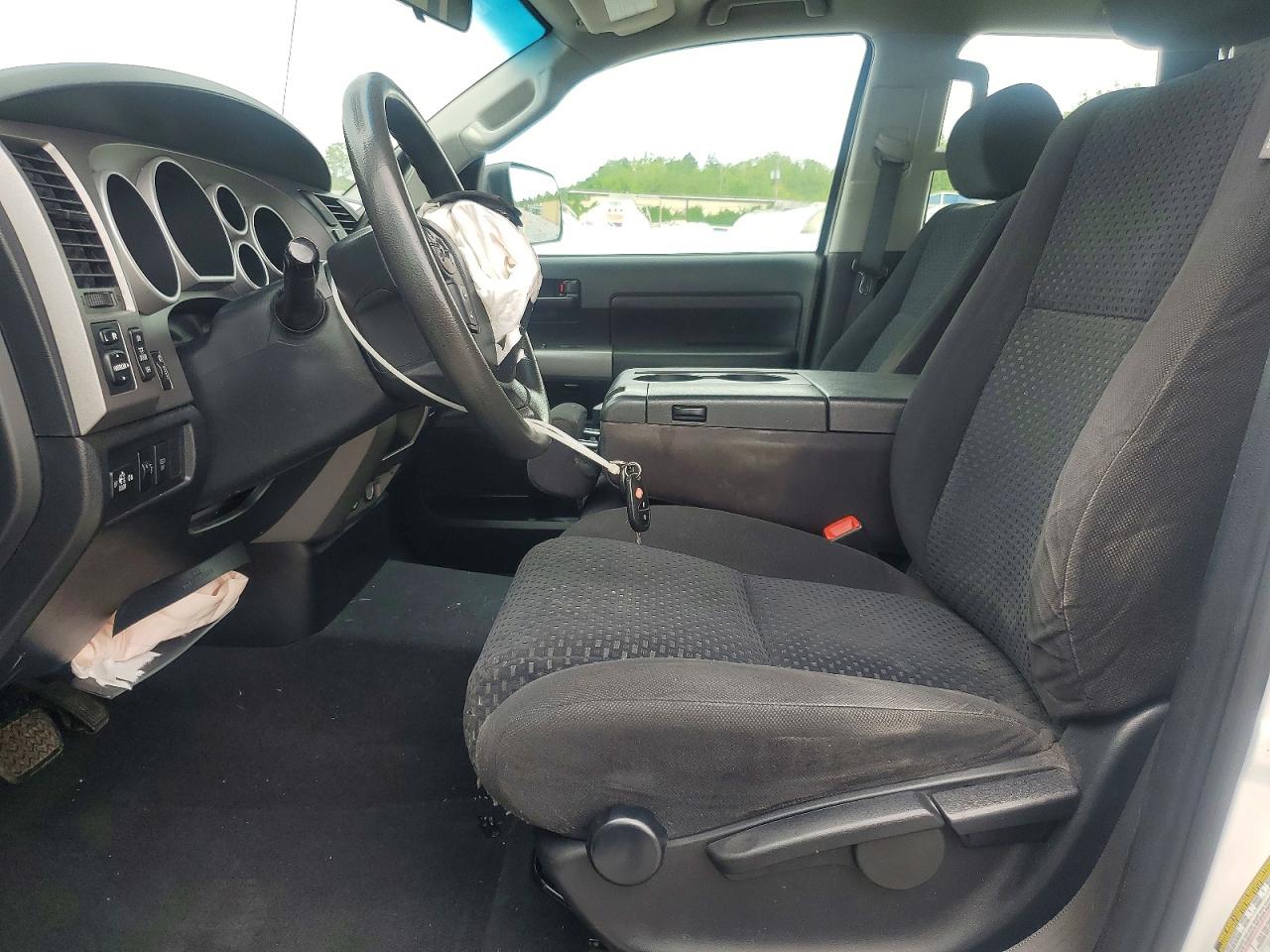 2011 TOYOTA TUNDRA