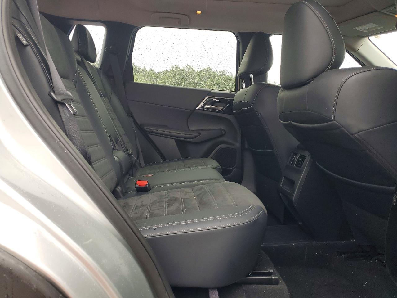 2025 MITSUBISHI OUTLANDER