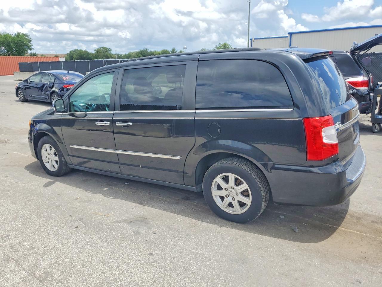 2012 CHRYSLER MINIVAN