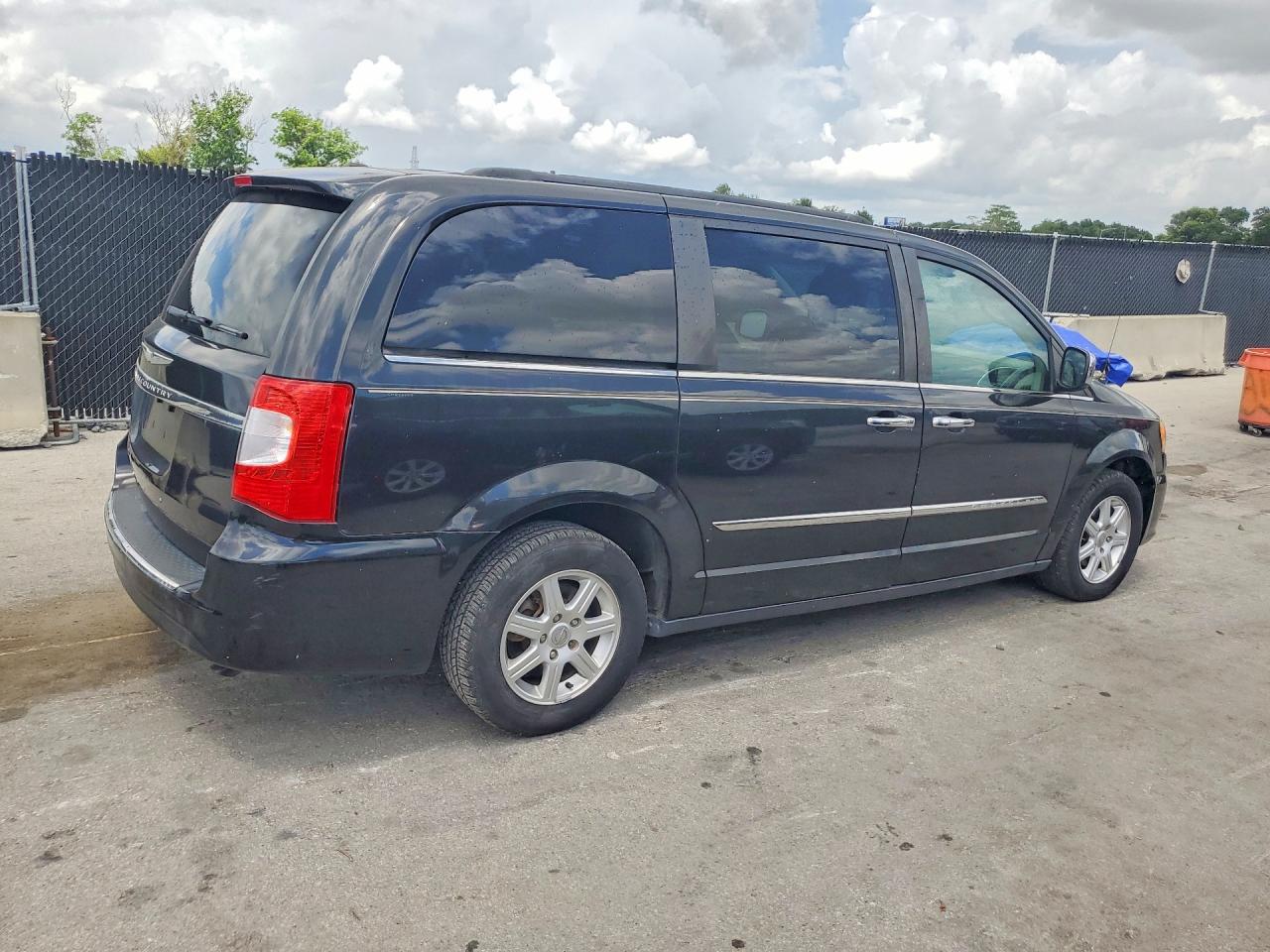 2012 CHRYSLER MINIVAN