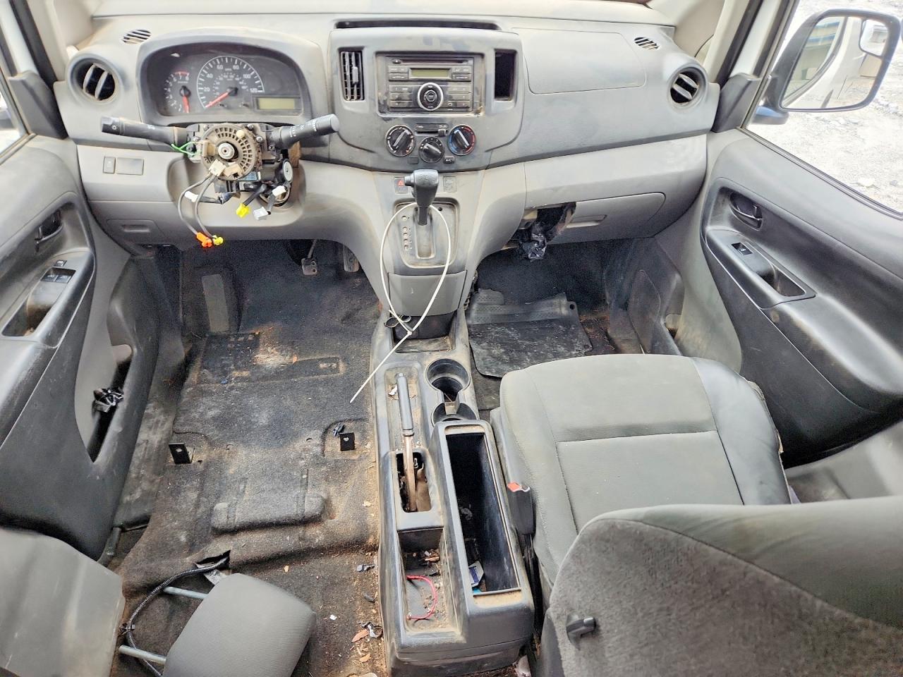 2014 NISSAN NV200 S