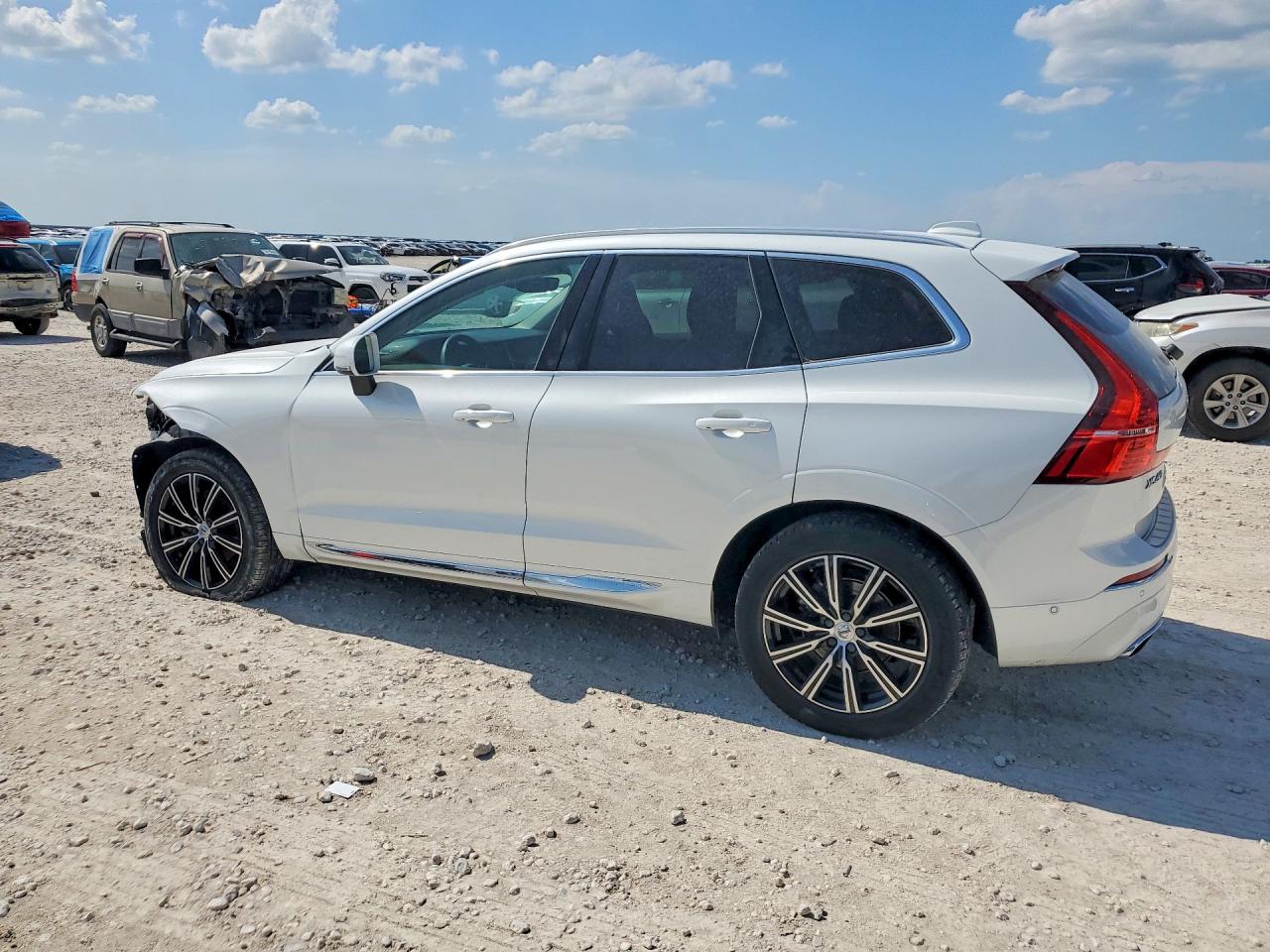 2020 VOLVO XC60