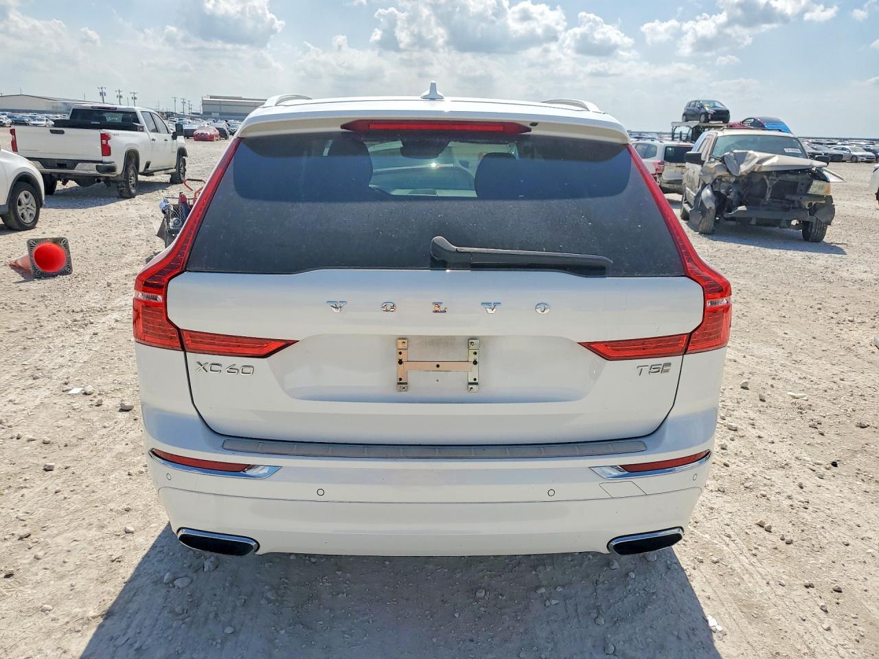 2020 VOLVO XC60