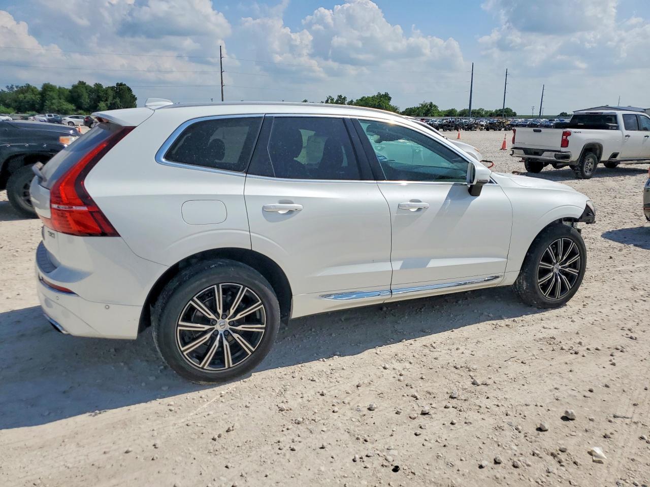 2020 VOLVO XC60