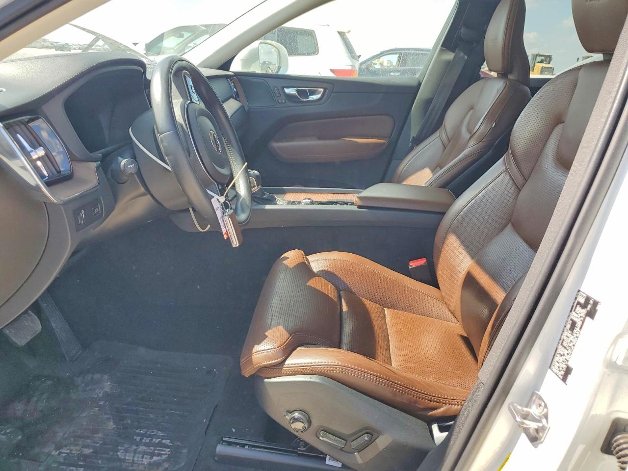 2020 VOLVO XC60