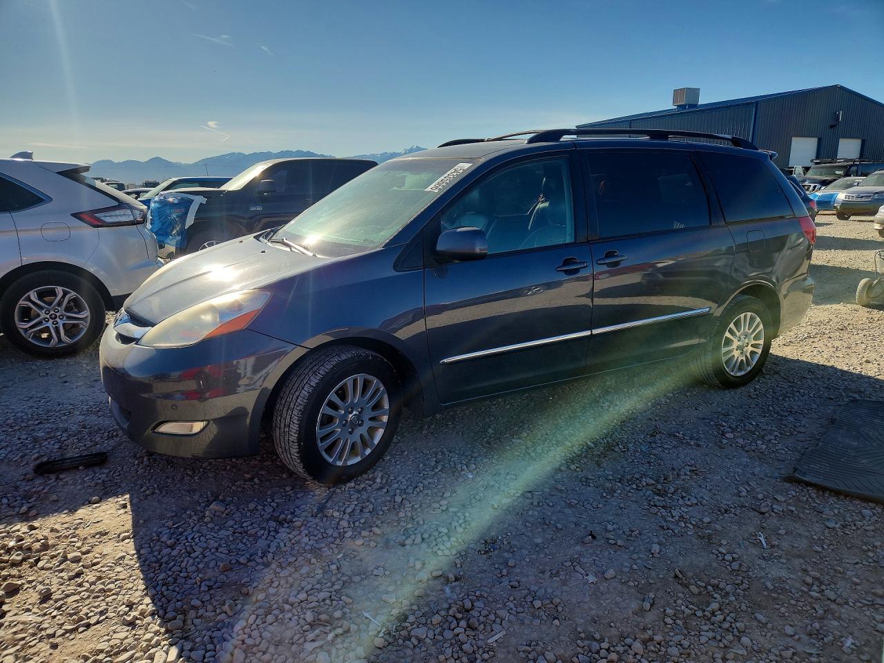 2009 TOYOTA SIENNA