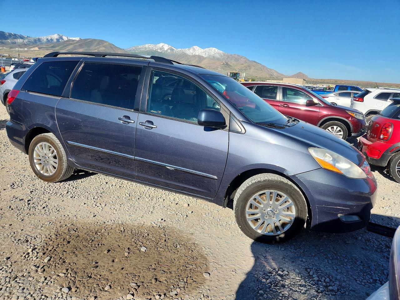 2009 TOYOTA SIENNA