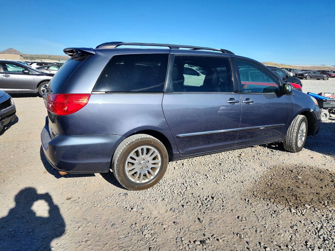 2009 TOYOTA SIENNA
