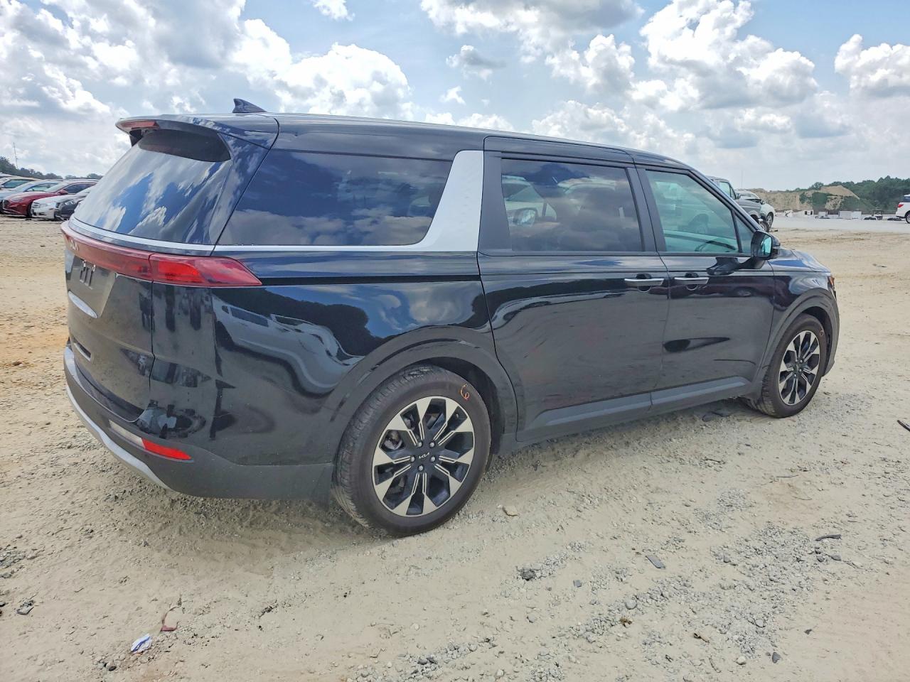2024 KIA CARNIVAL E