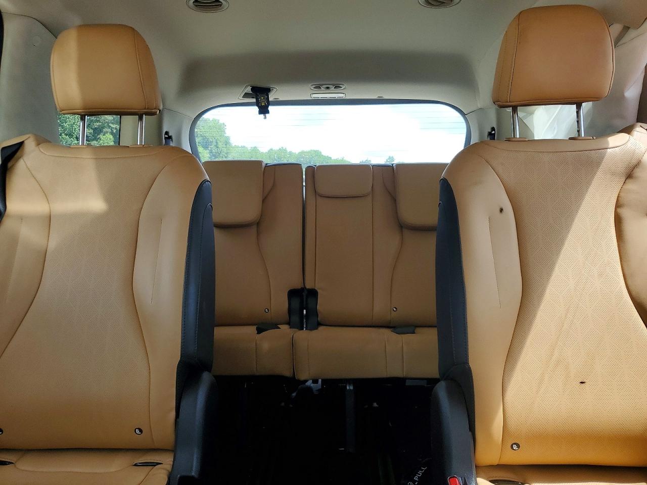 2024 KIA CARNIVAL E