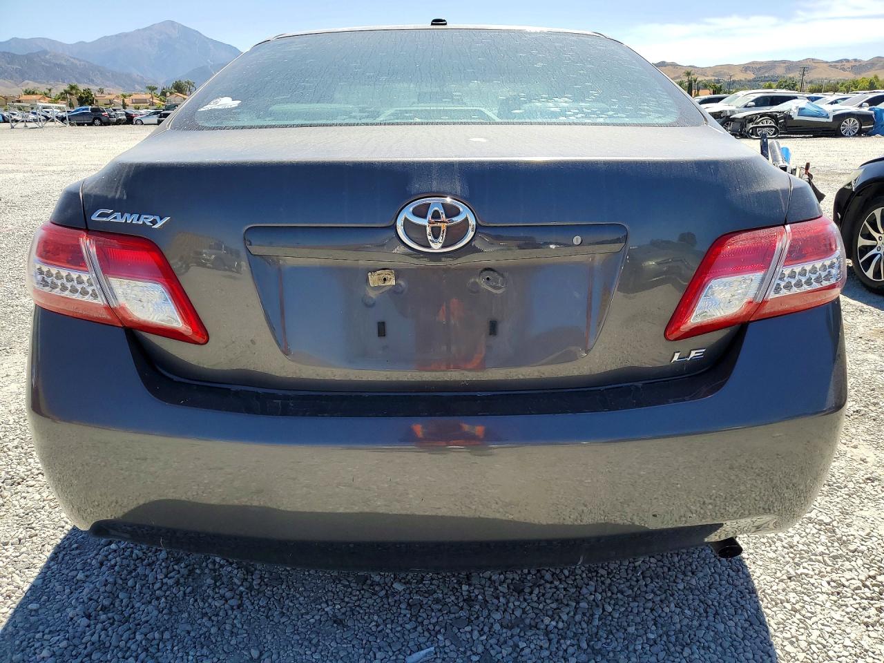 2011 TOYOTA CAMRY