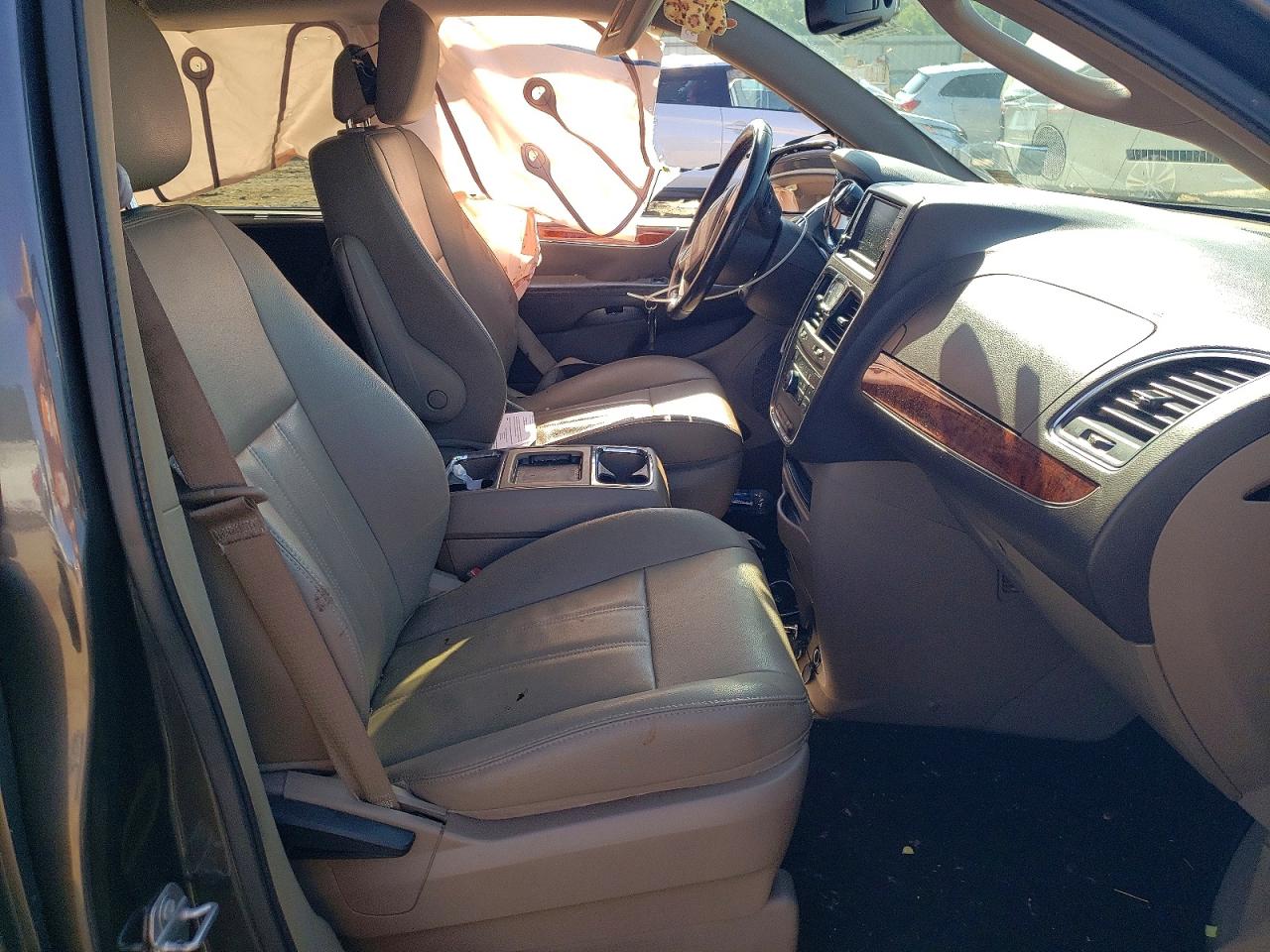 2016 CHRYSLER MINIVAN