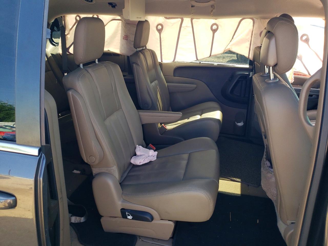 2016 CHRYSLER MINIVAN