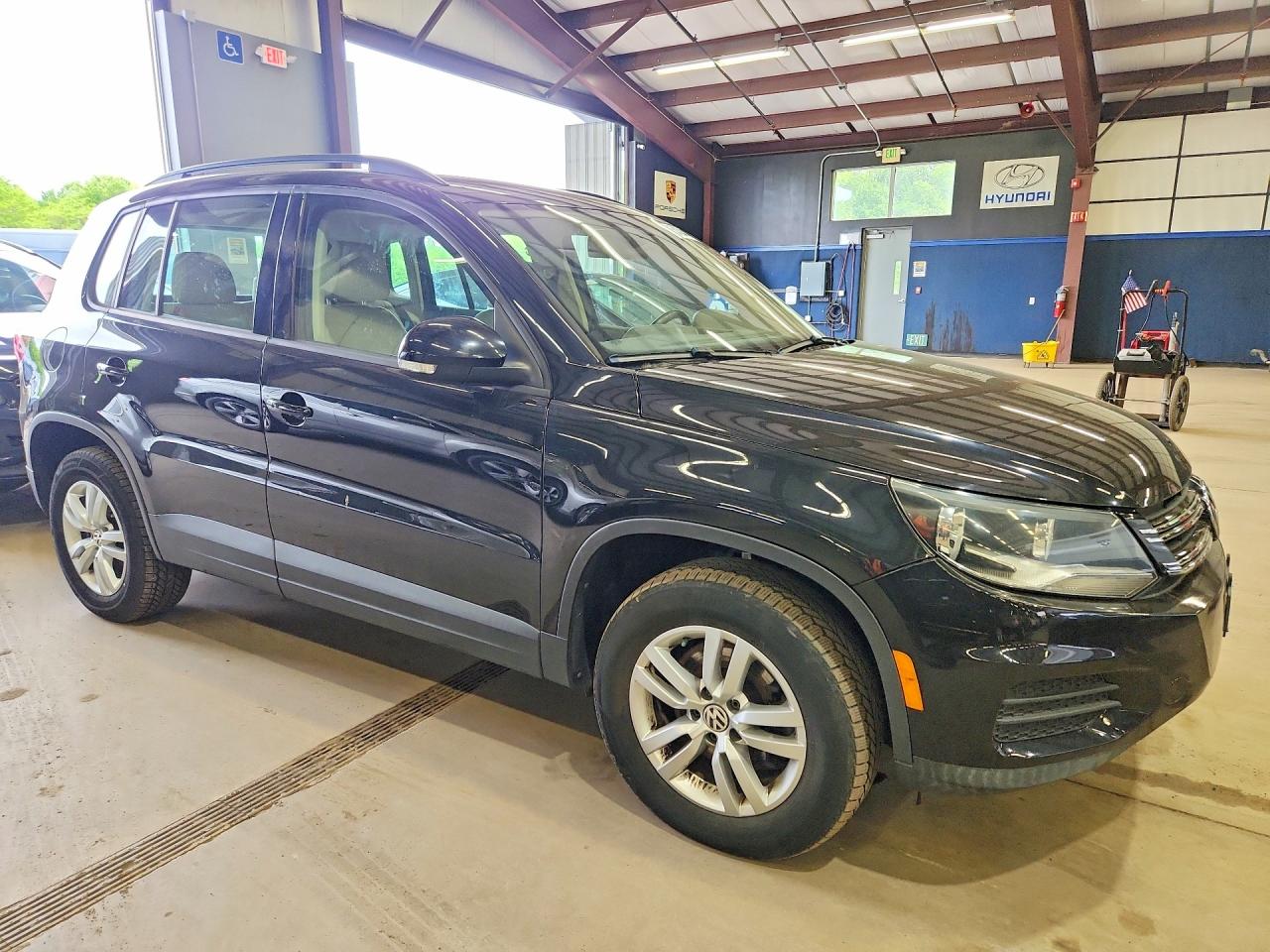 2017 VOLKSWAGEN TIGUAN