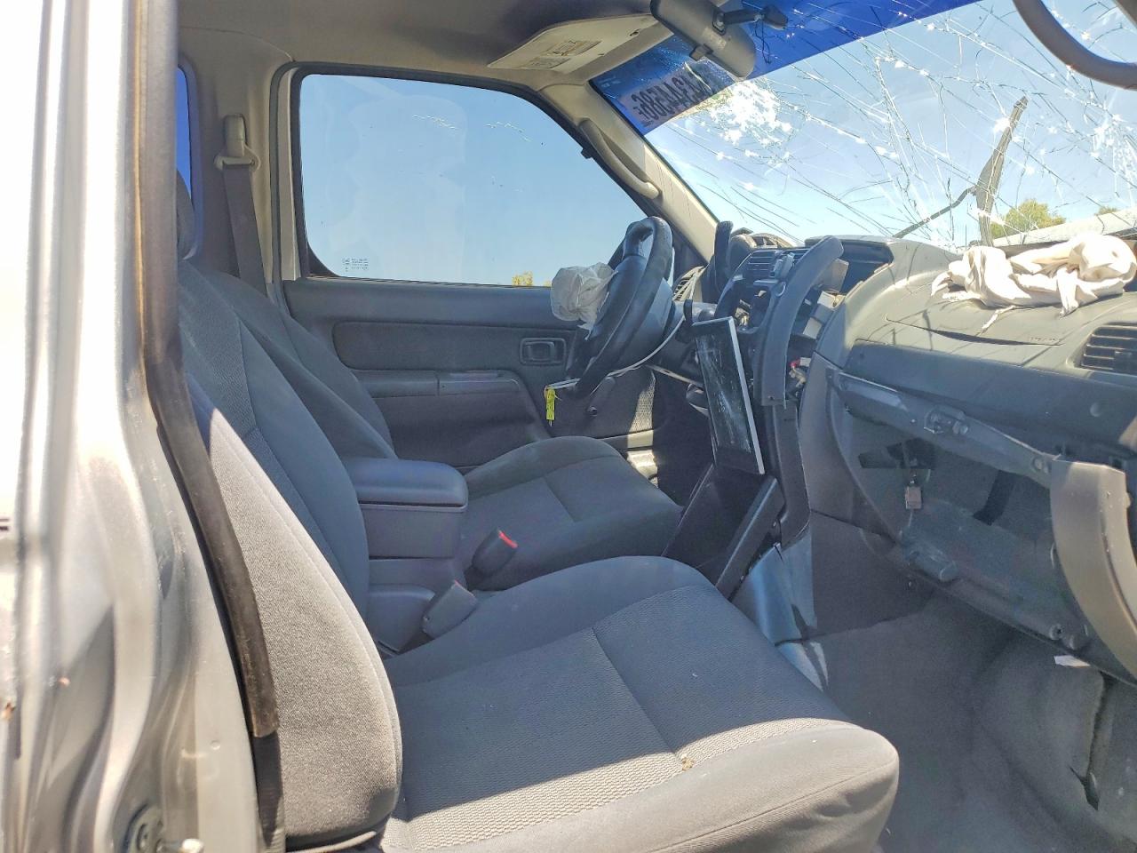 2004 NISSAN FRONTIER