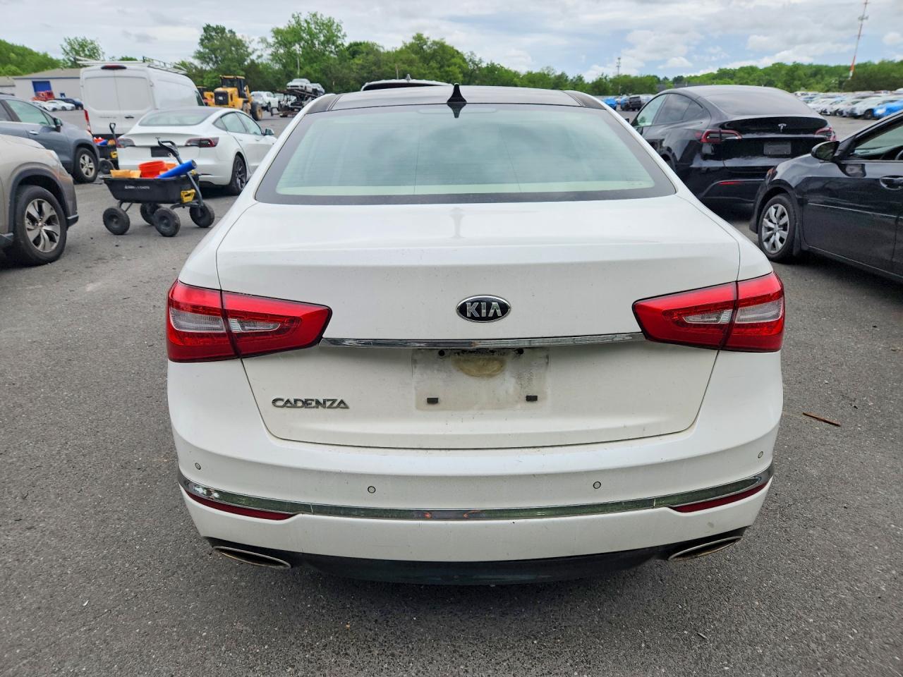 2016 KIA CADENZA