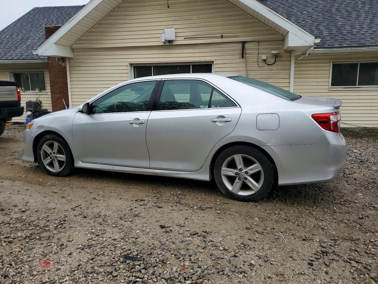 2013 TOYOTA CAMRY