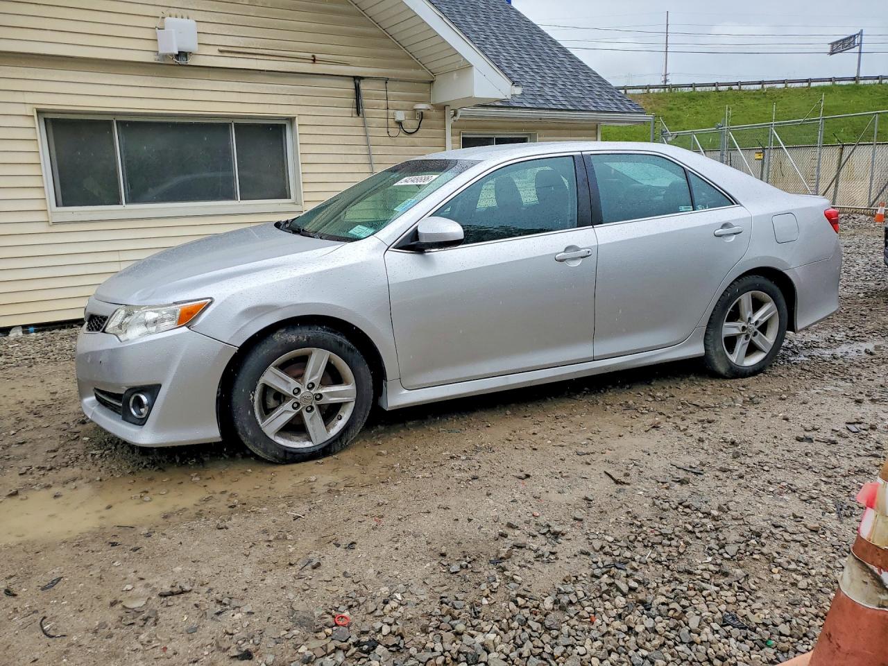2013 TOYOTA CAMRY