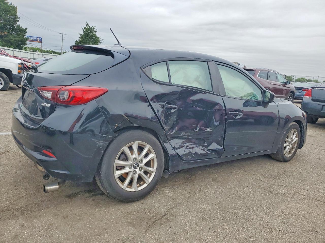 2017 MAZDA 3