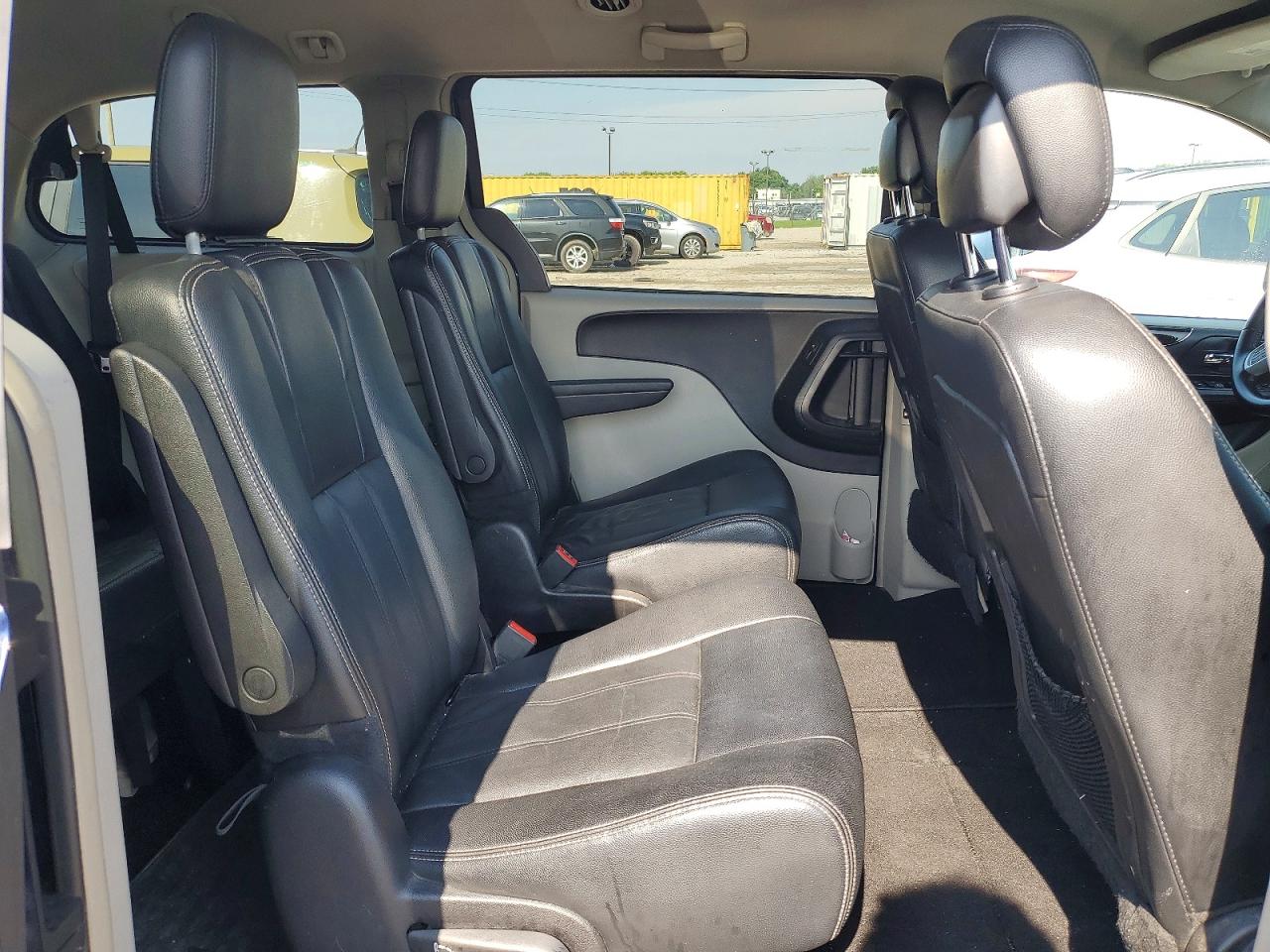 2016 CHRYSLER MINIVAN