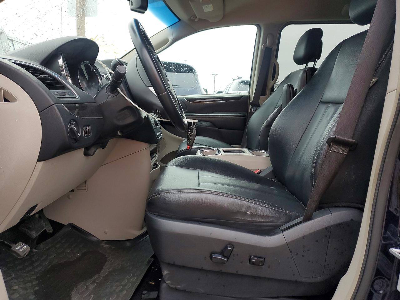2016 CHRYSLER MINIVAN
