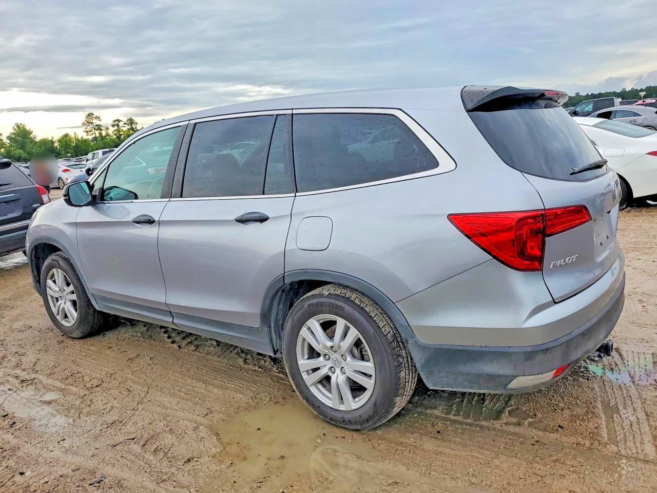 2017 HONDA PILOT LX