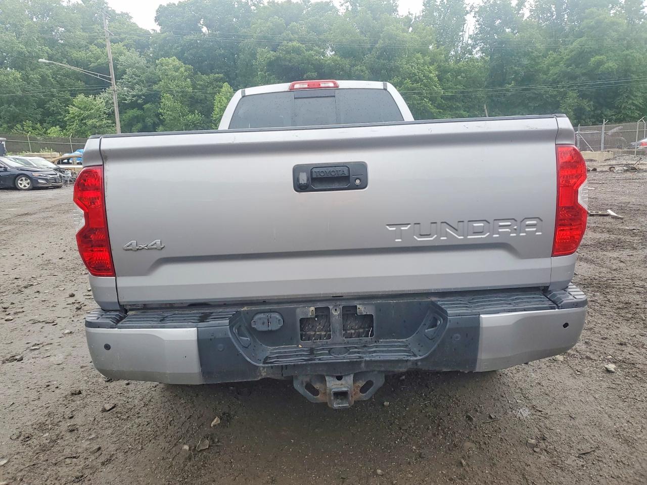 2016 TOYOTA TUNDRA