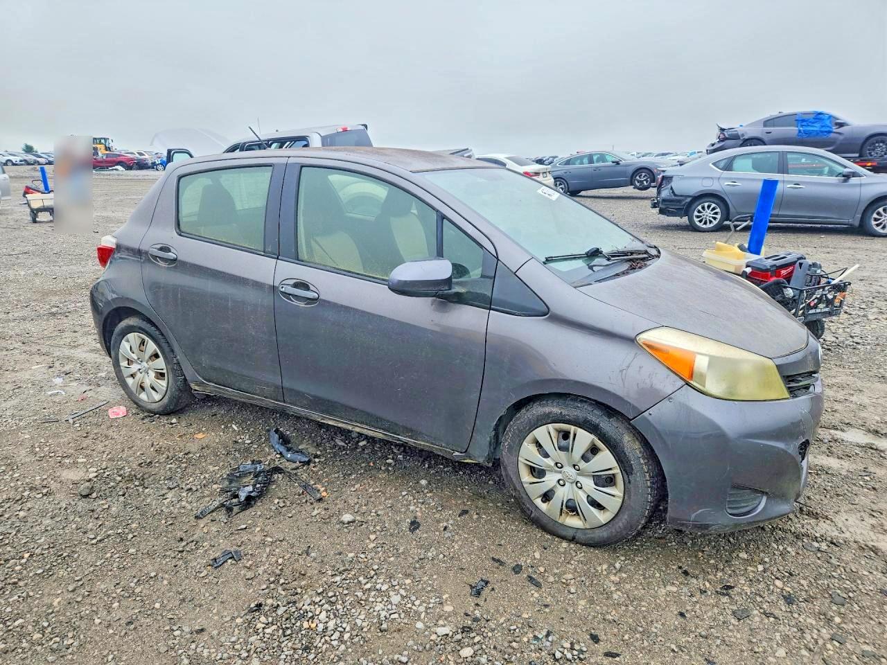 2013 TOYOTA YARIS 5-DO