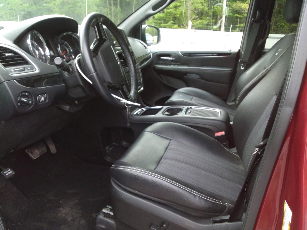 2014 CHRYSLER MINIVAN