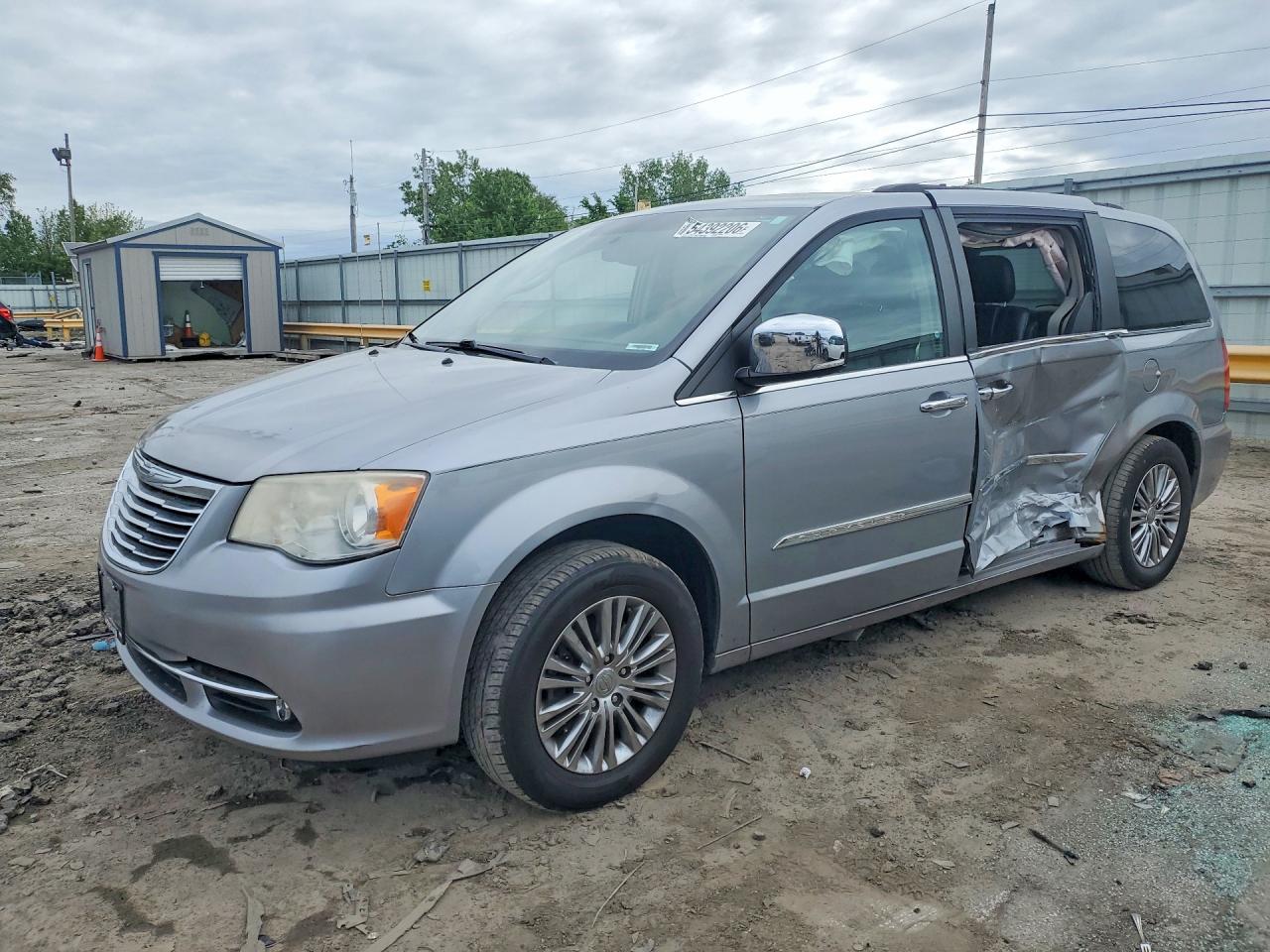 2013 CHRY MINIVAN
