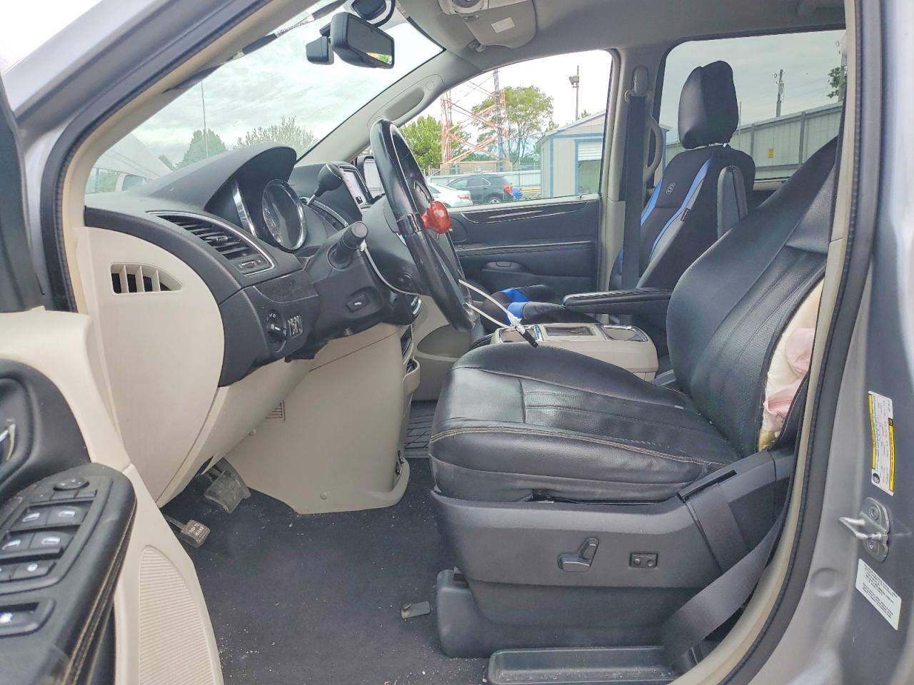 2013 CHRY MINIVAN